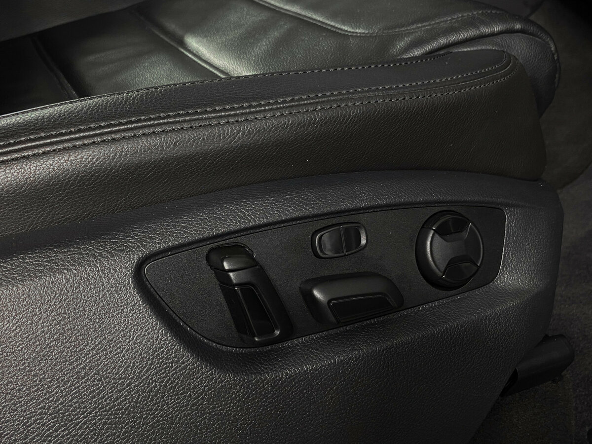 Volkswagen Touareg с пробегом — 2015 год. Фото: #15