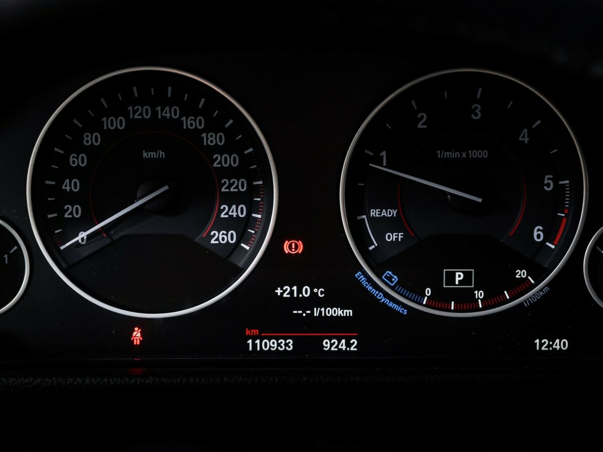 BMW 3 серии с пробегом — 2016 год. Фото: #8