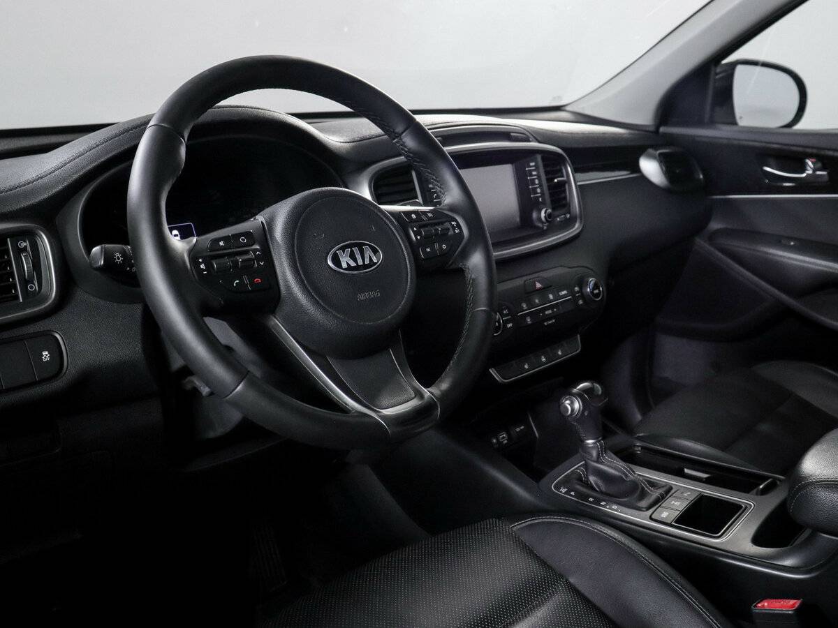 Kia Sorento с пробегом — 2017 год. Фото: #12
