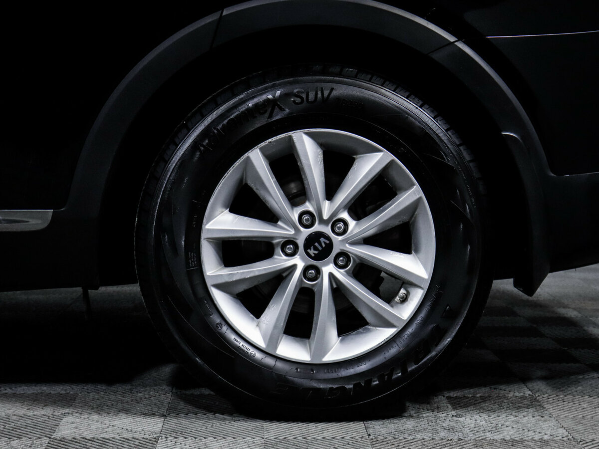 Kia Sorento с пробегом — 2017 год. Фото: #13