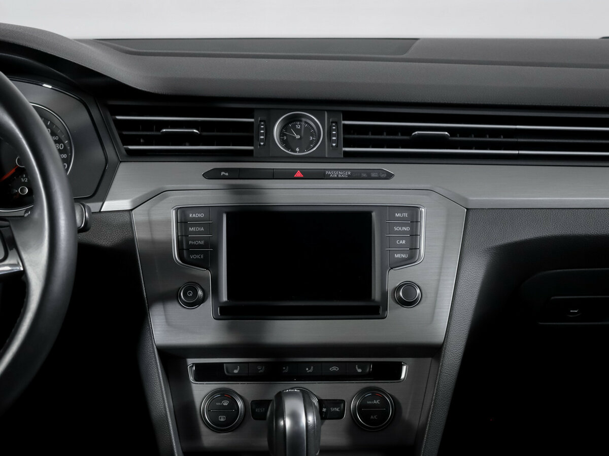 Volkswagen Passat с пробегом — 2016 год. Фото: #10