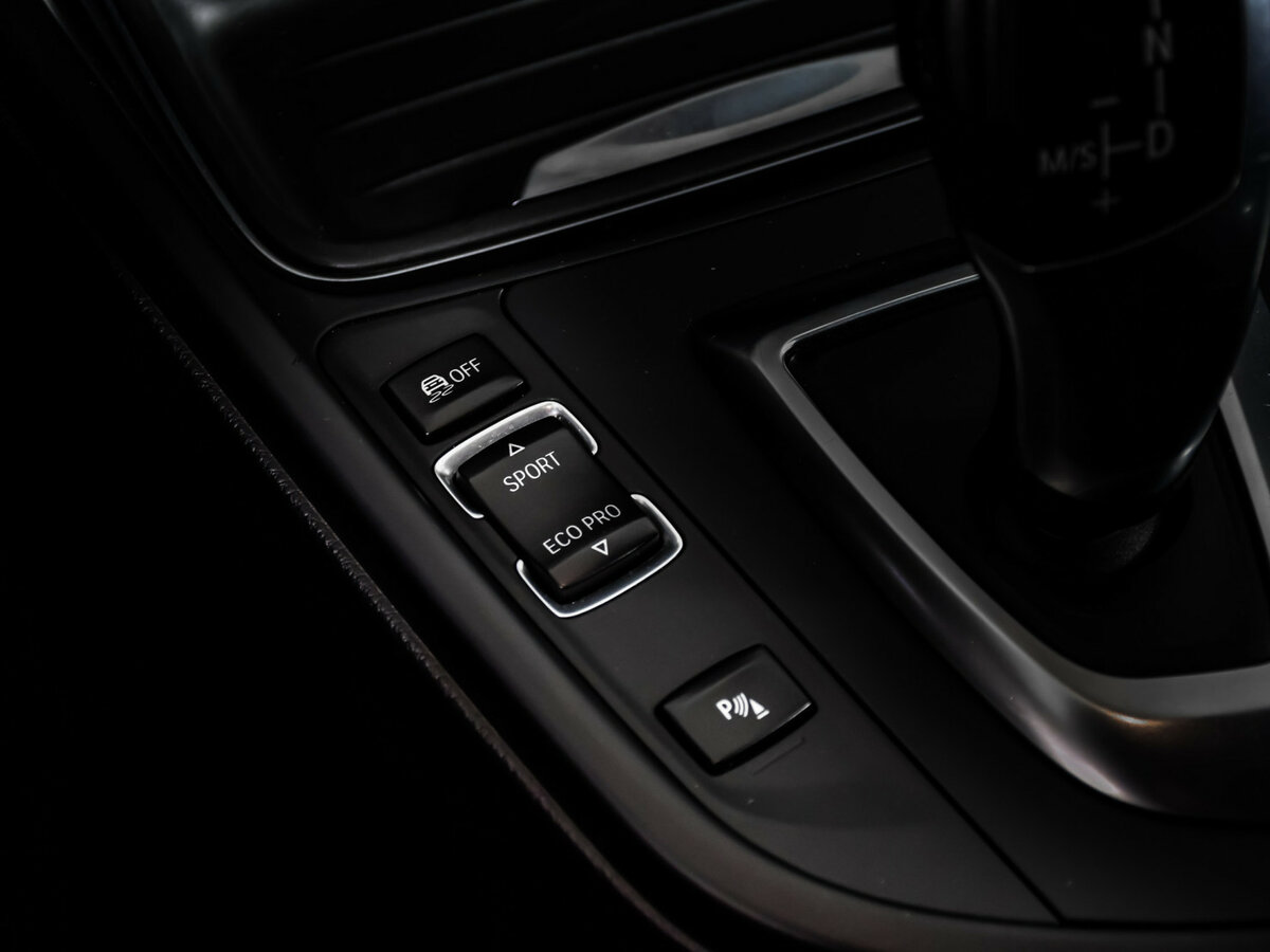 BMW 3 серии с пробегом — 2015 год. Фото: #16