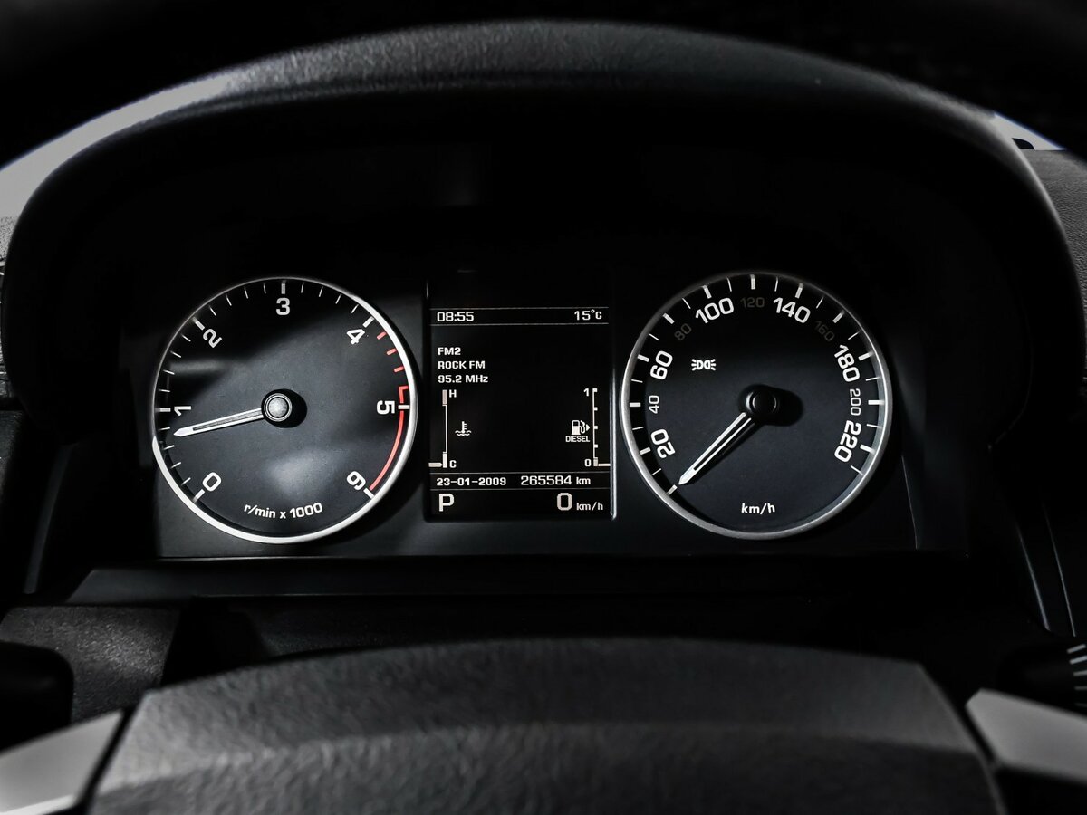 Land Rover Discovery с пробегом — 2013 год. Фото: #7