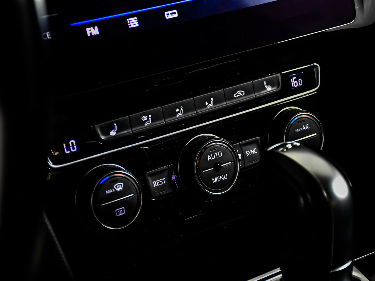 Volkswagen Passat с пробегом — 2018 год. Фото: #13