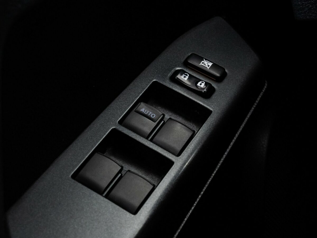 Toyota RAV4 с пробегом — 2017 год. Фото: #13