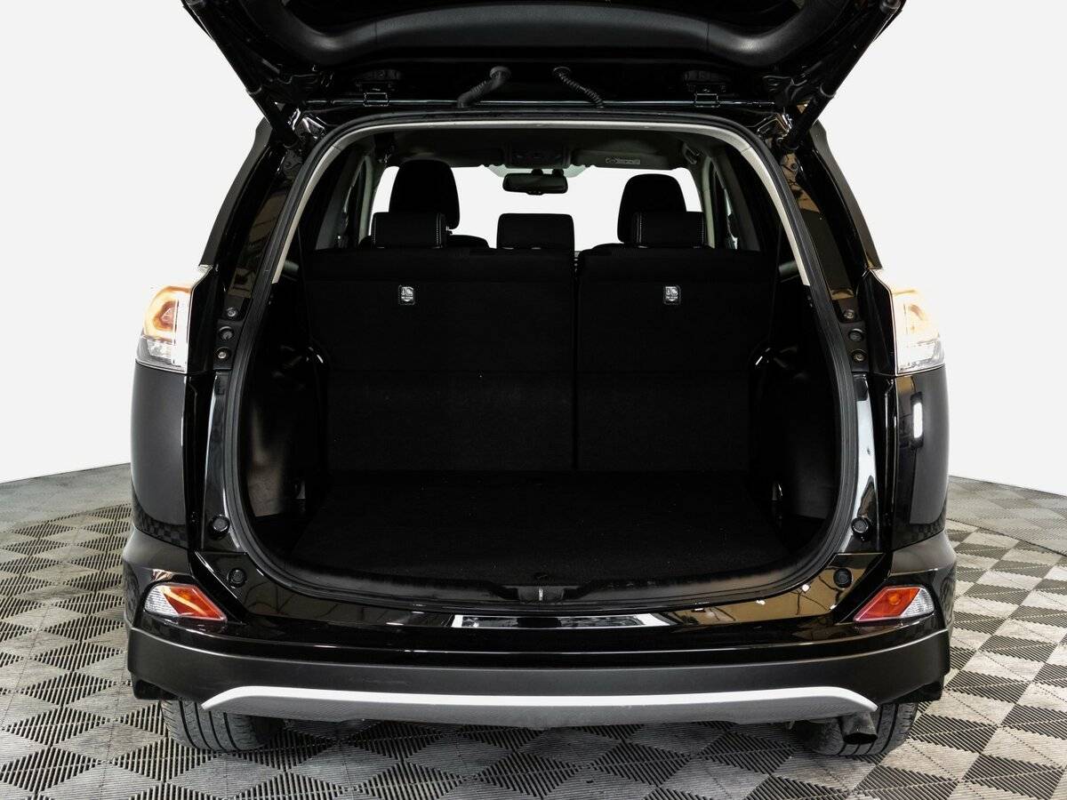 Toyota RAV4 с пробегом — 2017 год. Фото: #15