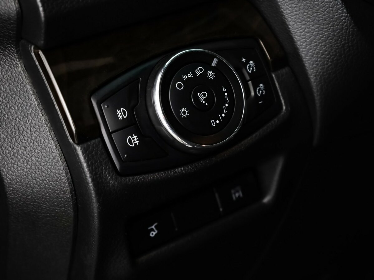Ford Explorer с пробегом — 2013 год. Фото: #13
