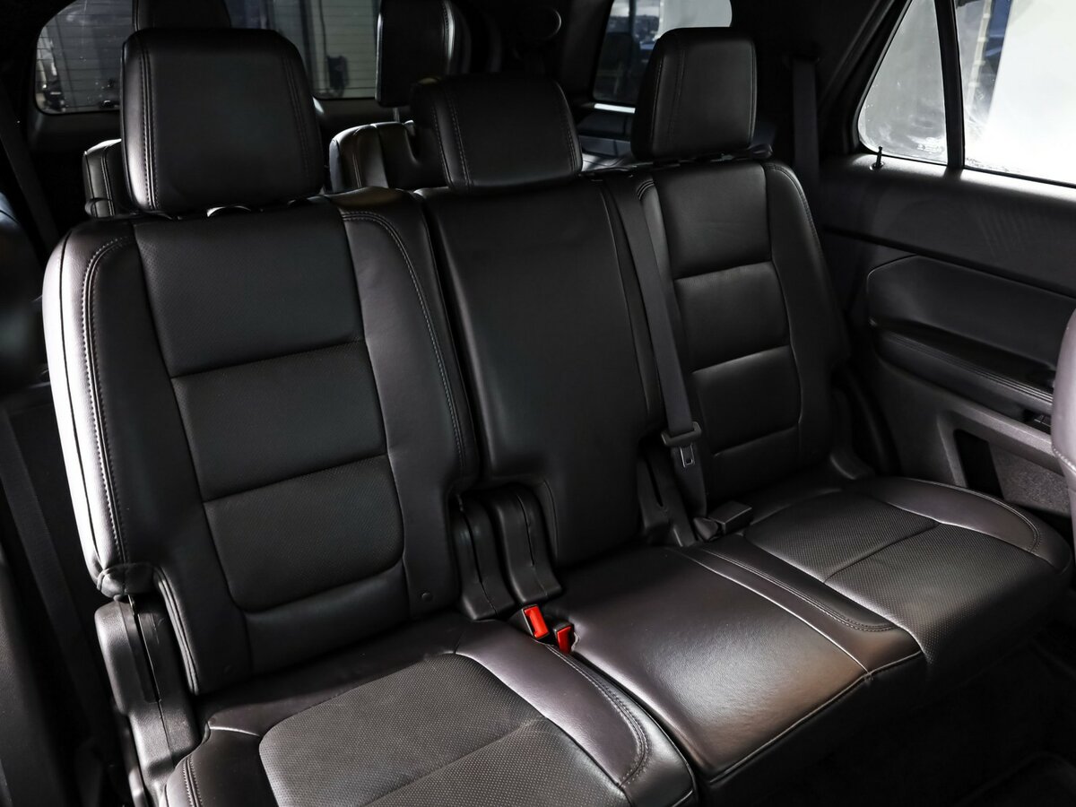 Ford Explorer с пробегом — 2013 год. Фото: #25