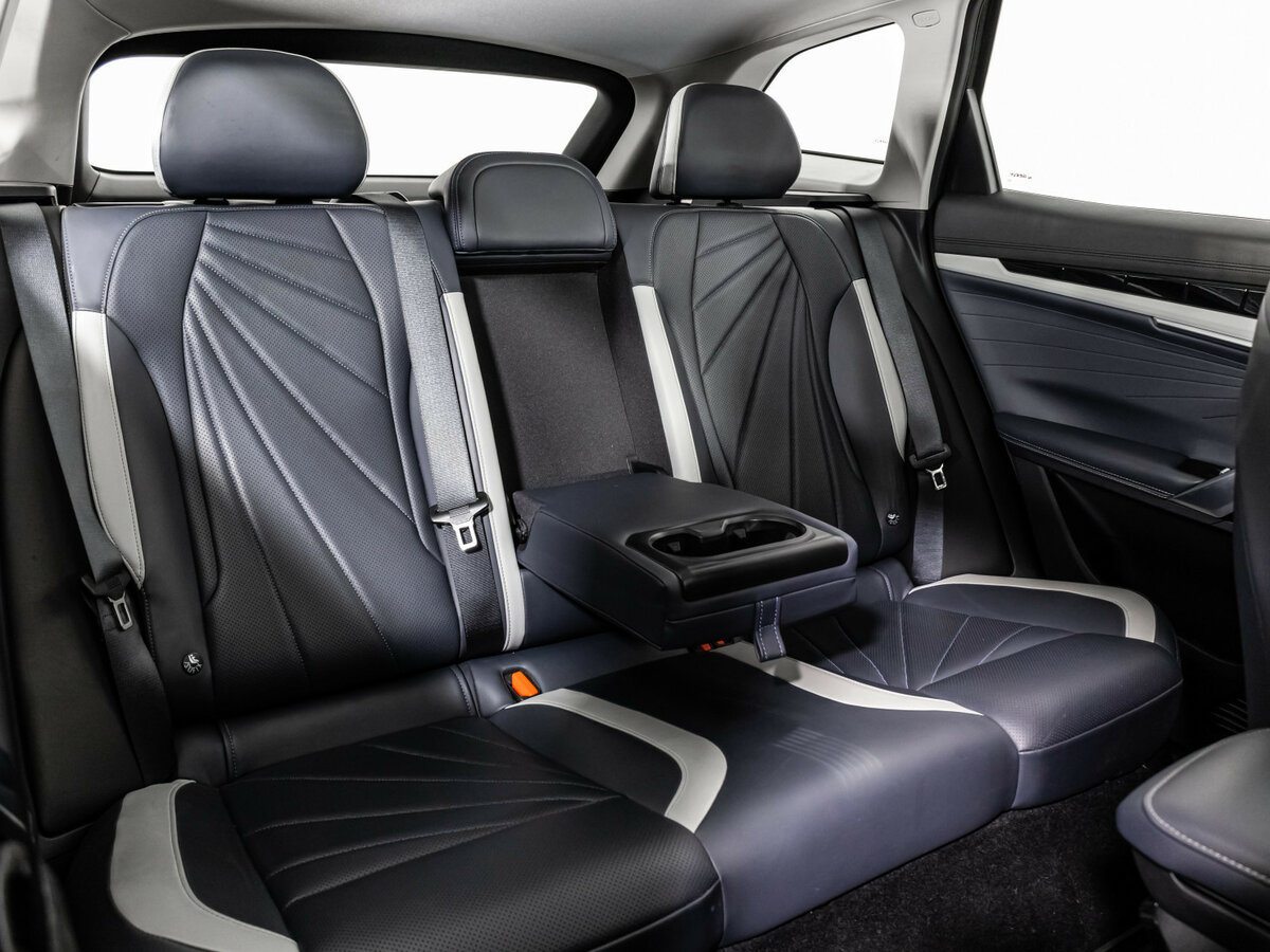 Geely Atlas с пробегом — 2023 год. Фото: #19