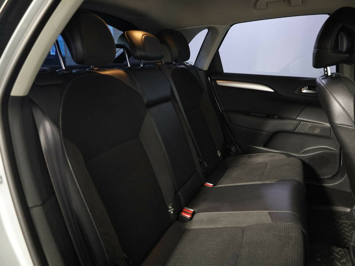 Citroen C4 с пробегом — 2012 год. Фото: #11