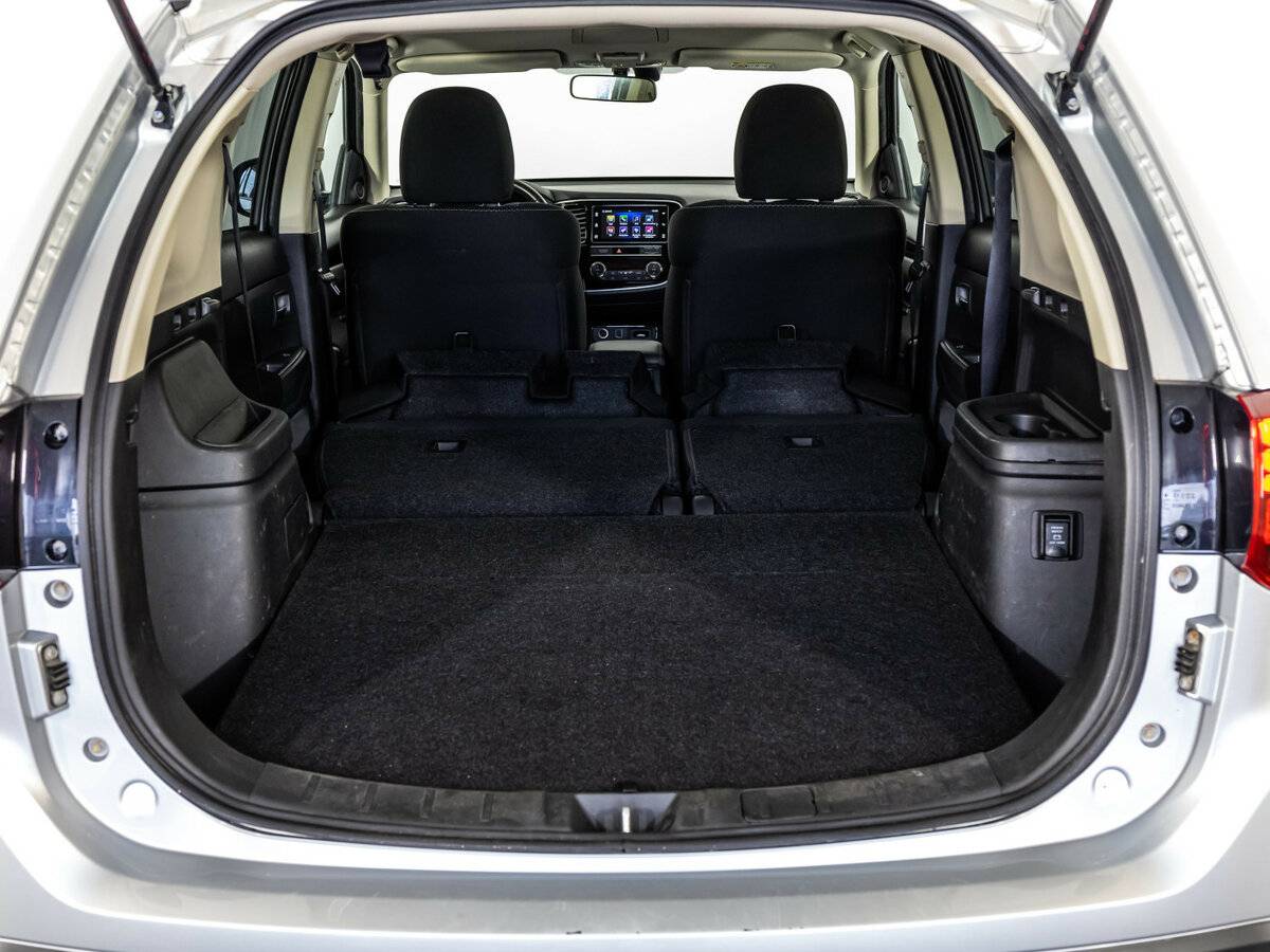 Mitsubishi Outlander с пробегом — 2019 год. Фото: #18