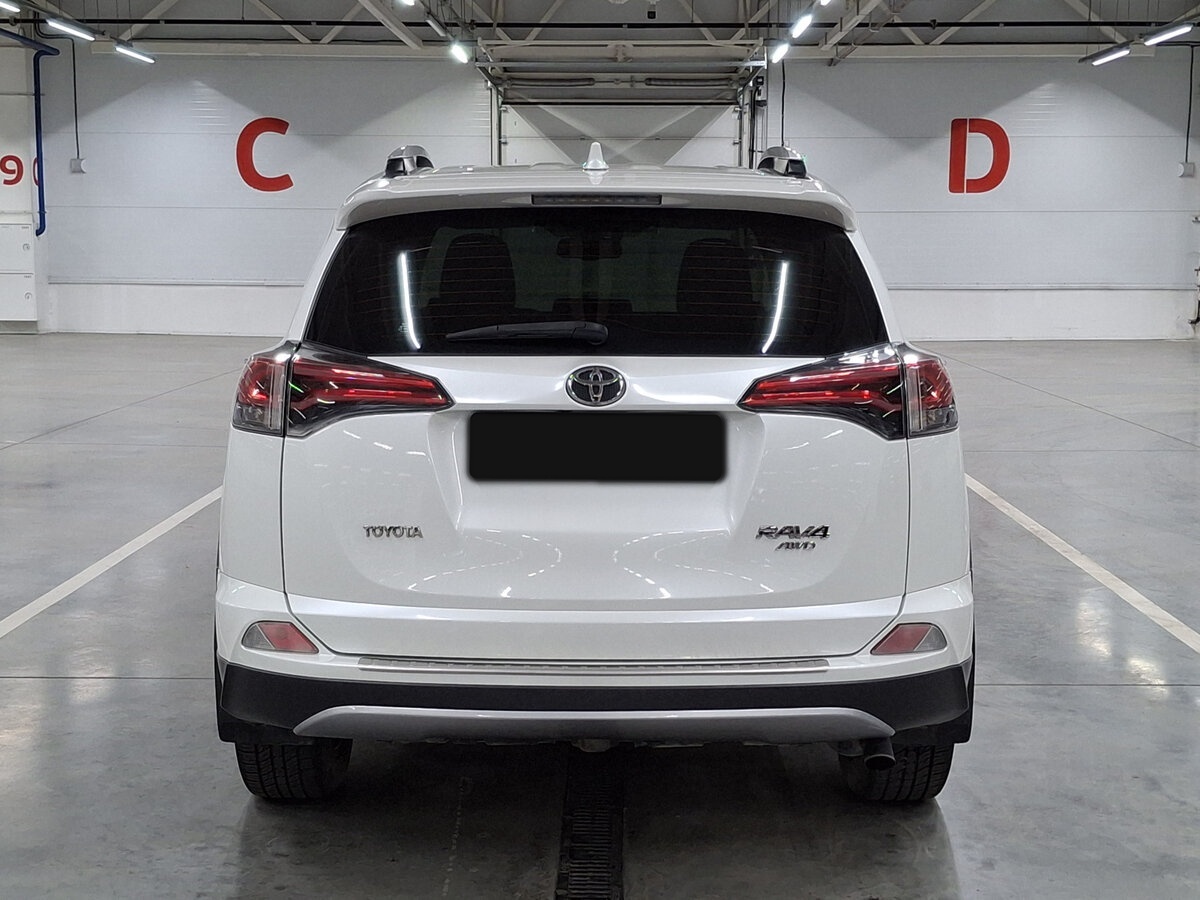 Toyota RAV4 с пробегом — 2017 год. Фото: #5