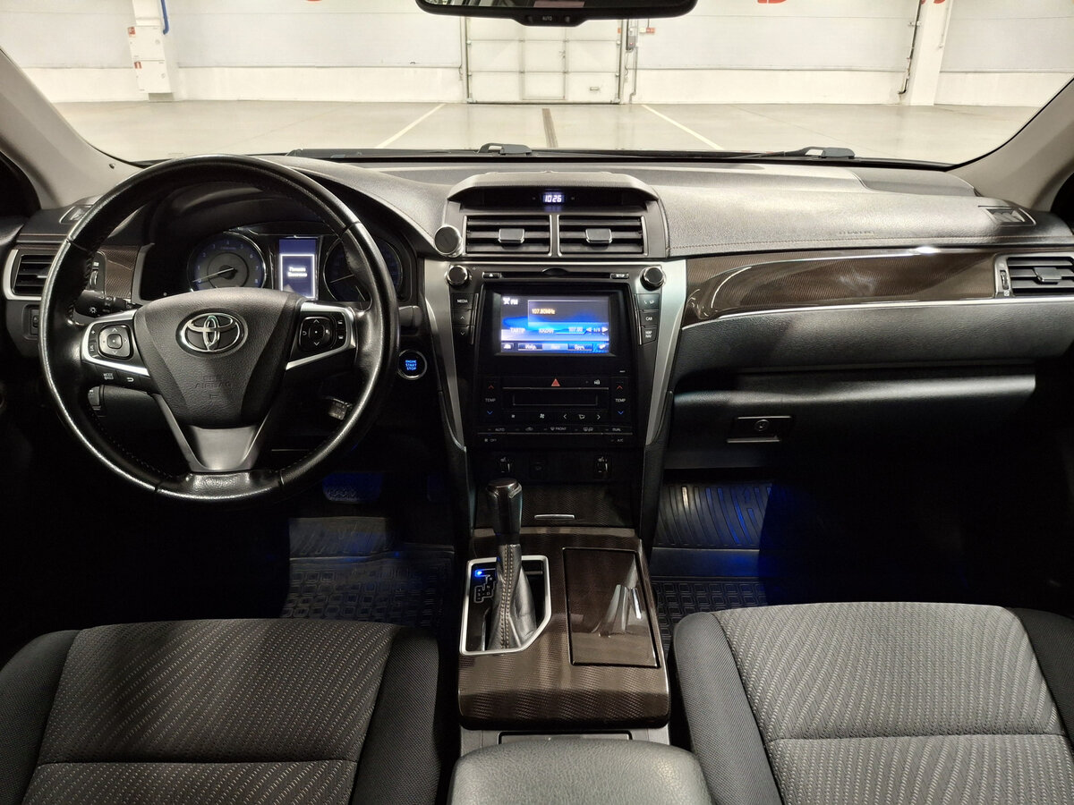 Toyota Camry с пробегом — 2016 год. Фото: #12