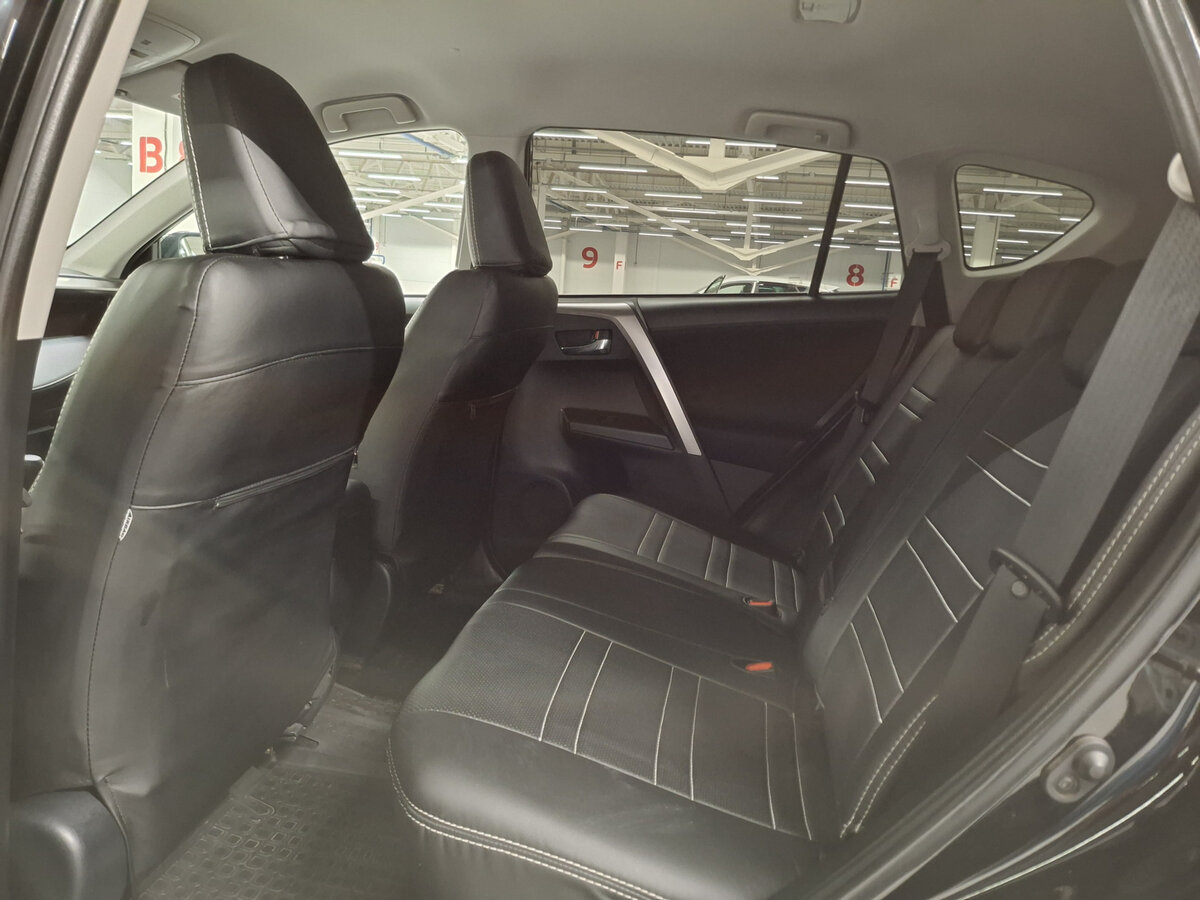 Toyota RAV4 с пробегом — 2019 год. Фото: #11