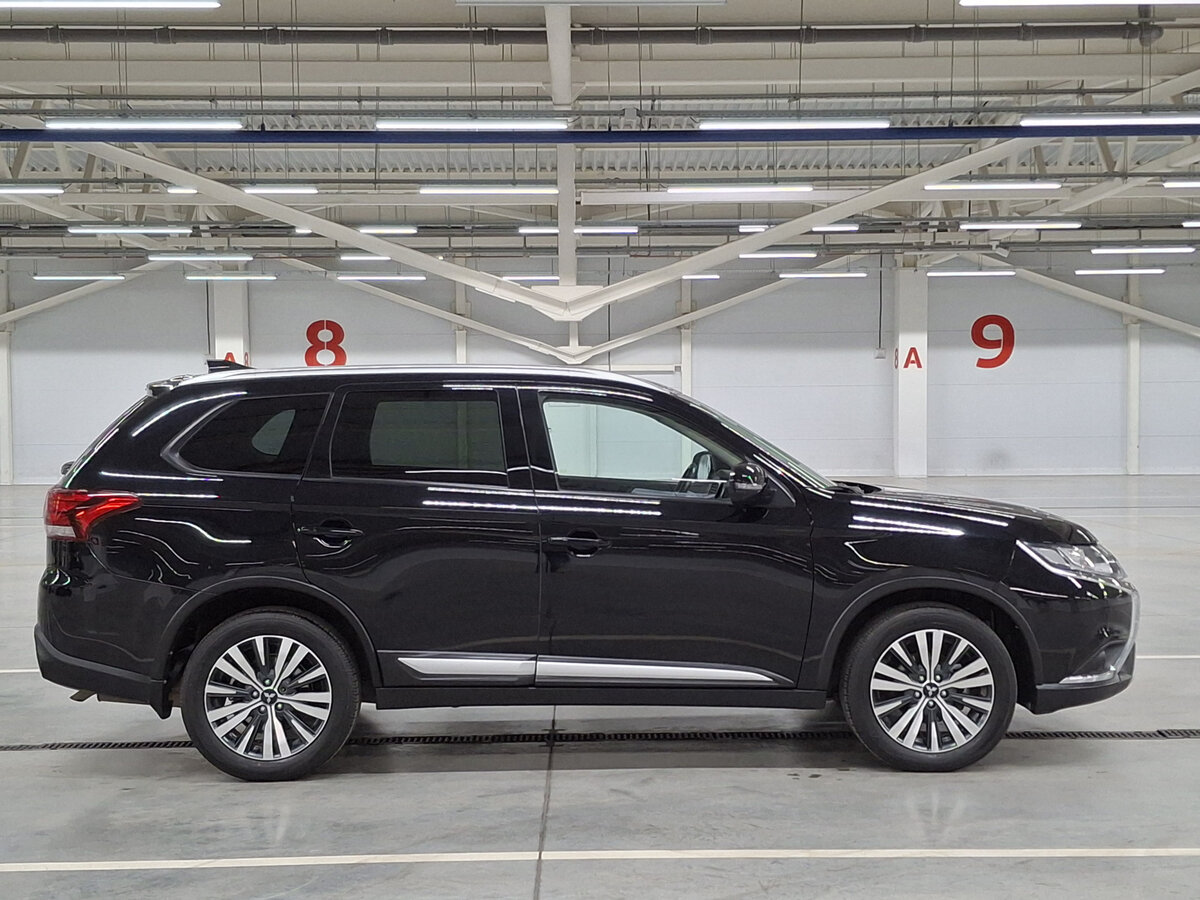 Mitsubishi Outlander с пробегом — 2020 год. Фото: #3