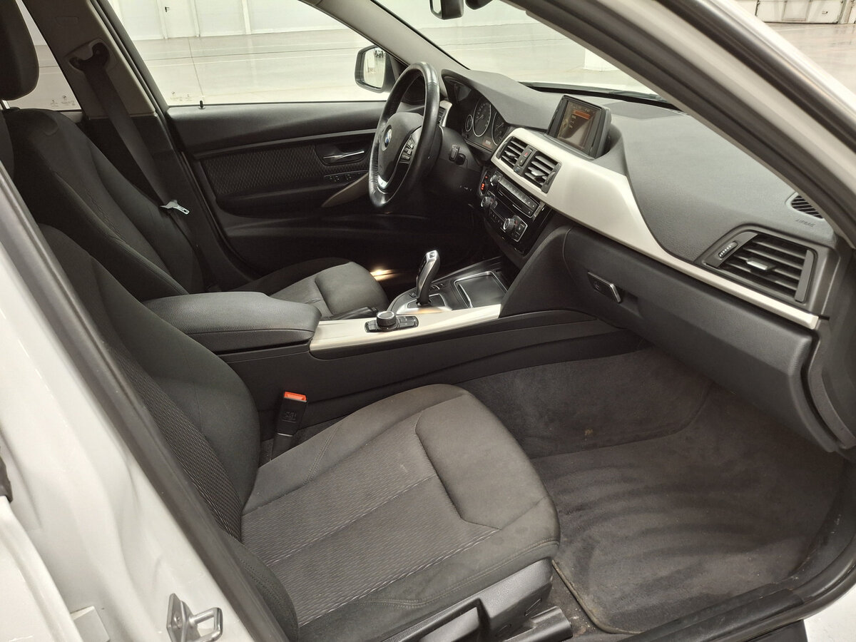 BMW 3 серии с пробегом — 2015 год. Фото: #9