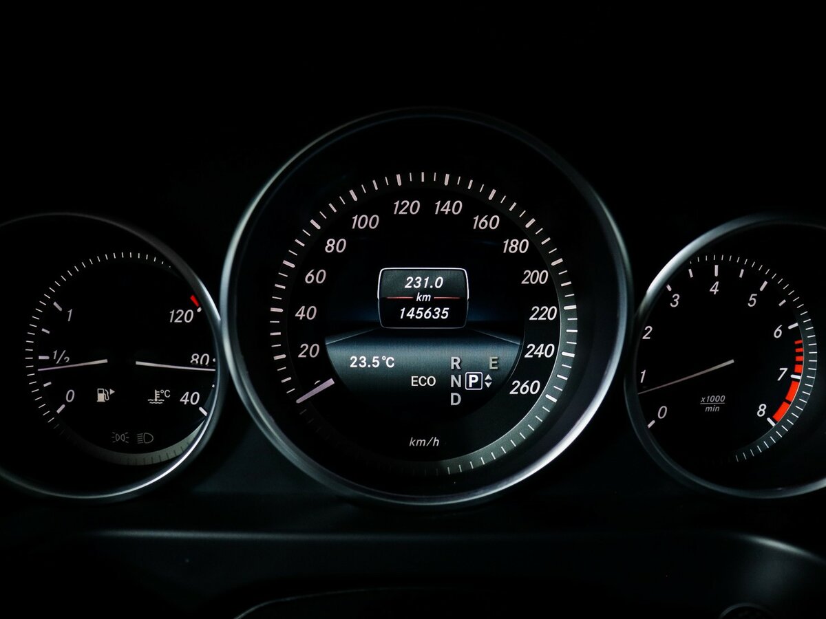 Mercedes-Benz E-Класс с пробегом — 2015 год. Фото: #8