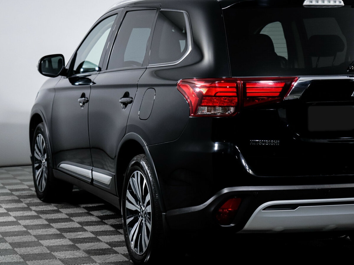 Mitsubishi Outlander с пробегом — 2019 год. Фото: #18