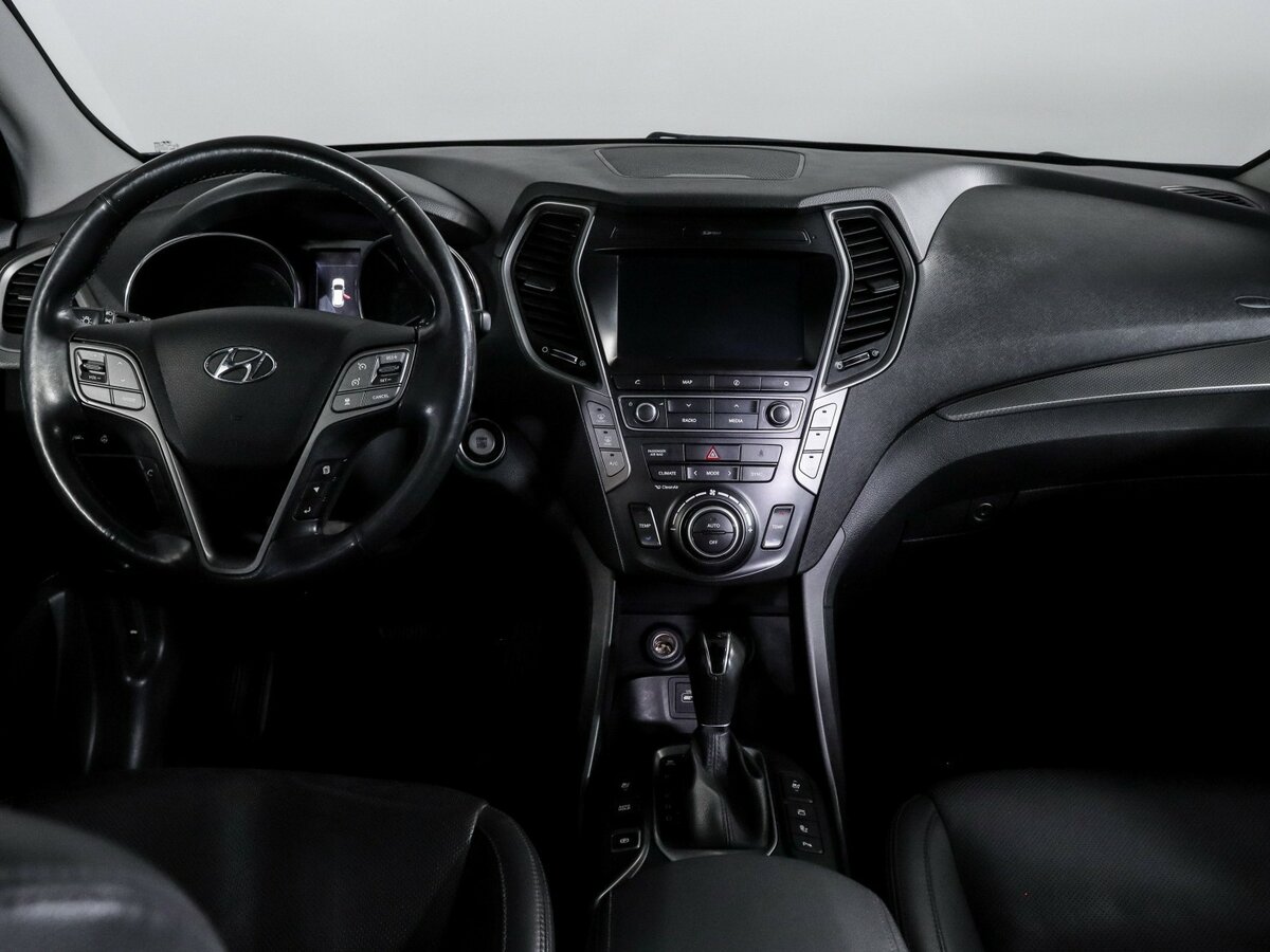Hyundai Santa Fe с пробегом — 2017 год. Фото: #12