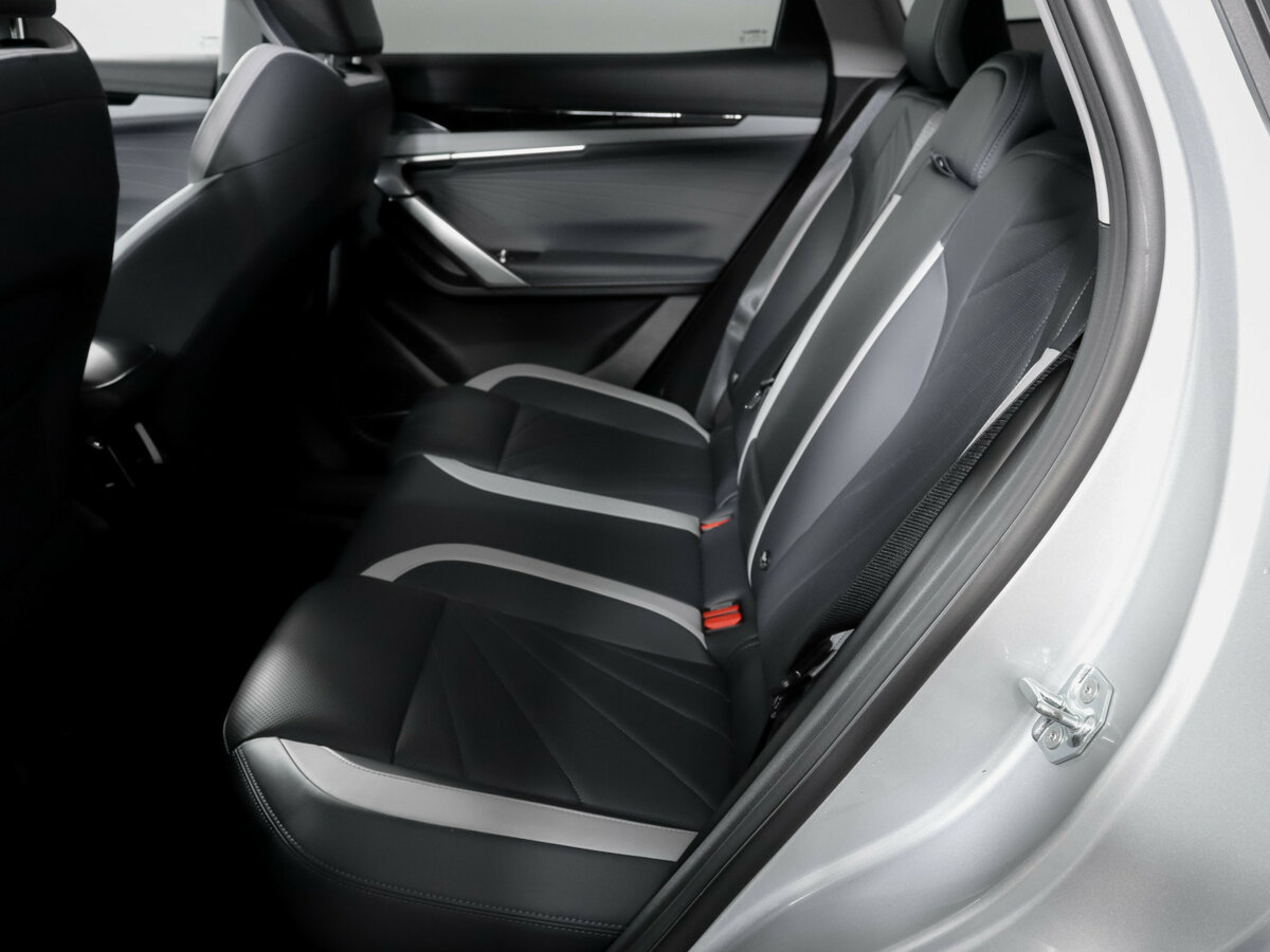 Geely Atlas с пробегом — 2023 год. Фото: #9