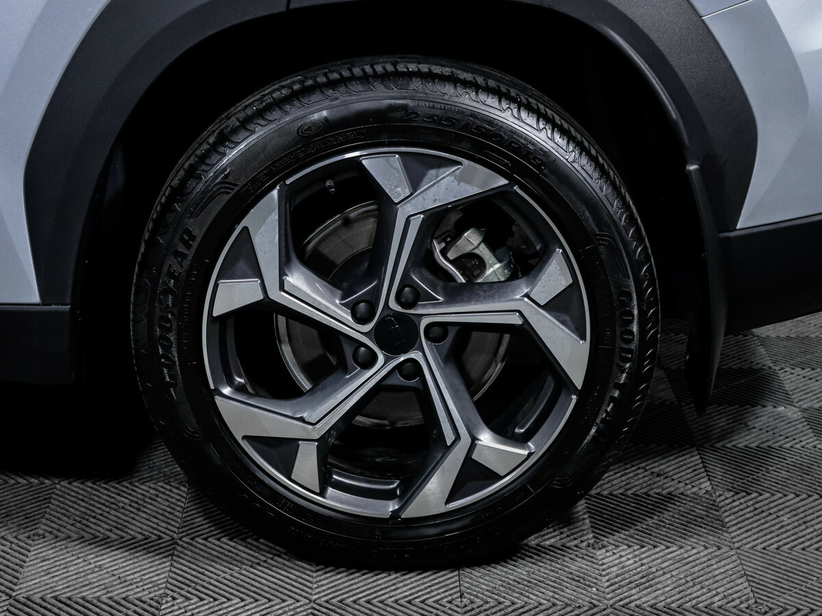 Geely Atlas с пробегом — 2023 год. Фото: #13