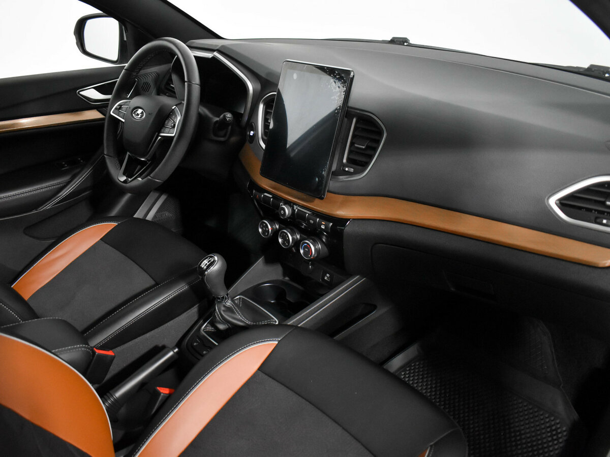 Lada (ВАЗ) Vesta с пробегом — 2023 год. Фото: #11