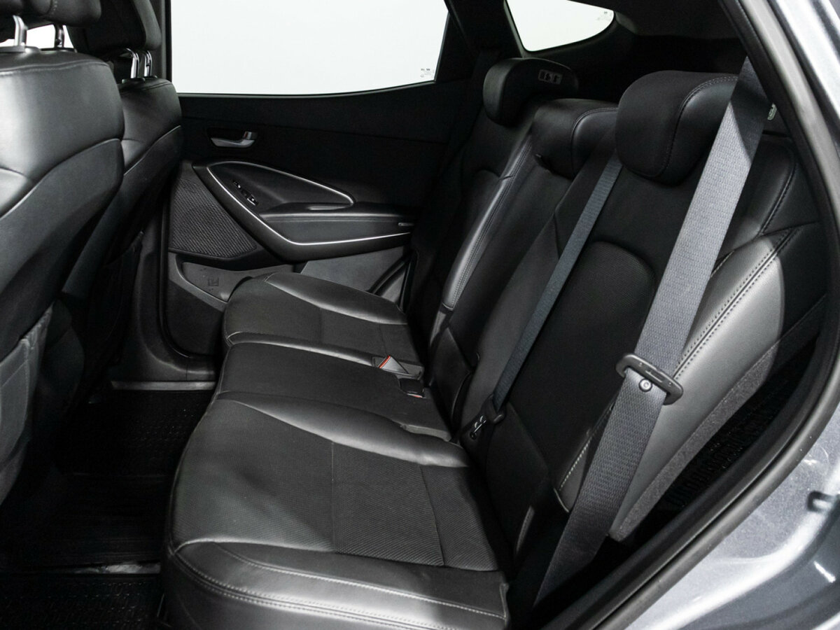 Hyundai Santa Fe с пробегом — 2017 год. Фото: #12