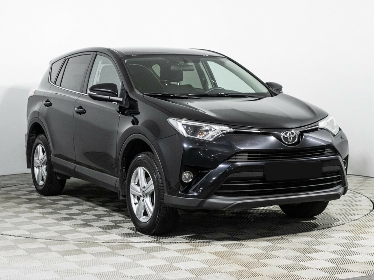 Toyota RAV4 с пробегом — 2017 год. Фото: #2