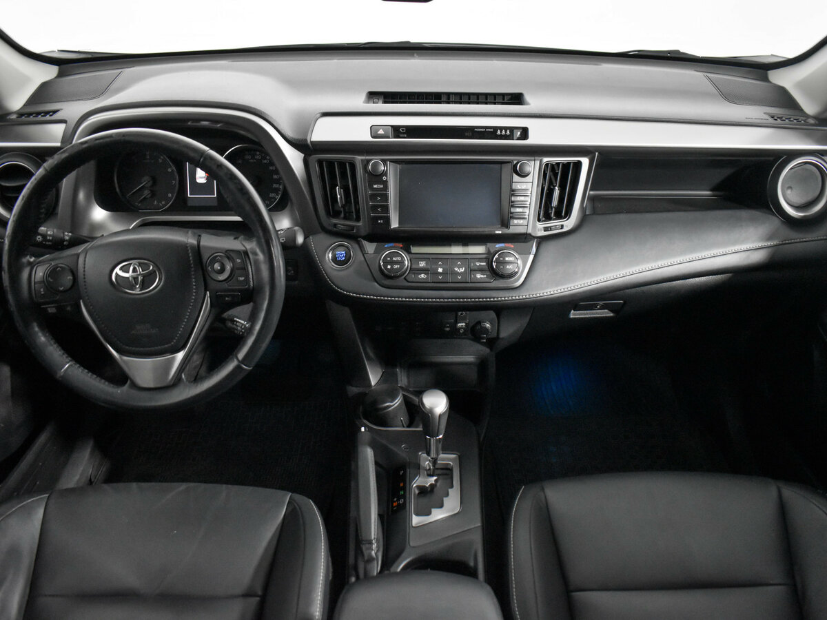 Toyota RAV4 с пробегом — 2017 год. Фото: #12