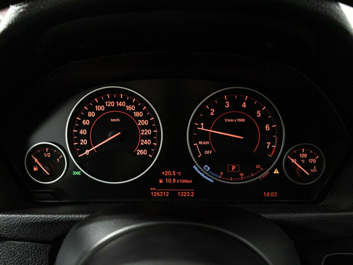 BMW 3 серии с пробегом — 2016 год. Фото: #11