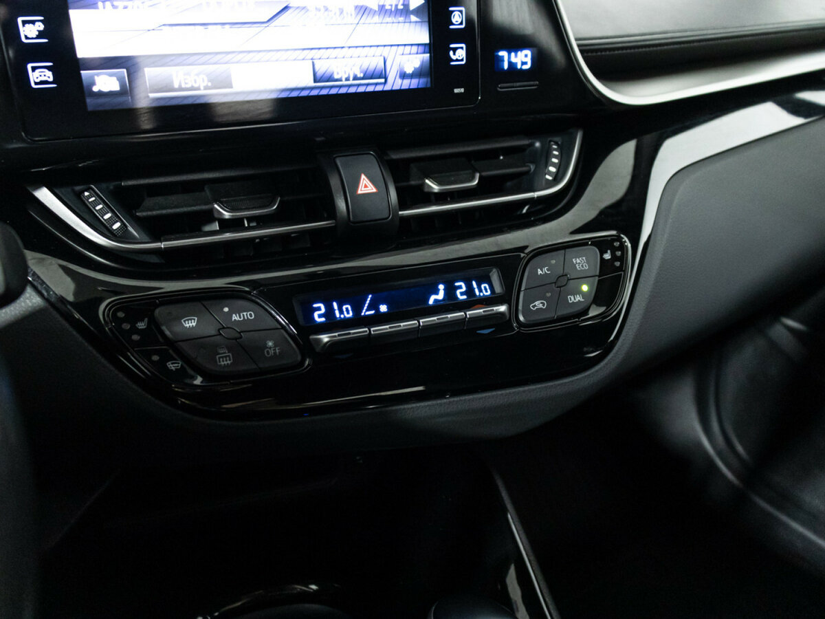 Toyota C-HR с пробегом — 2018 год. Фото: #15