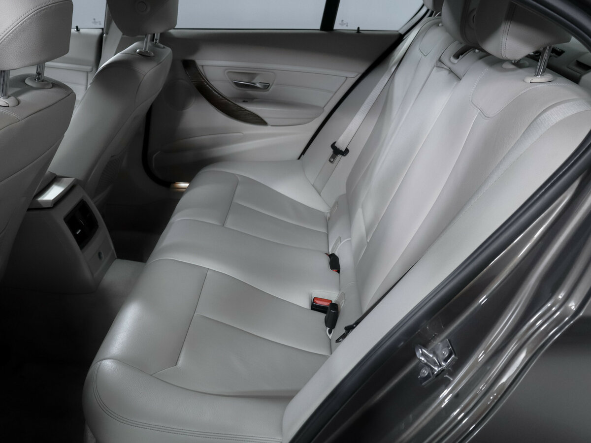 BMW 3 серии с пробегом — 2012 год. Фото: #7