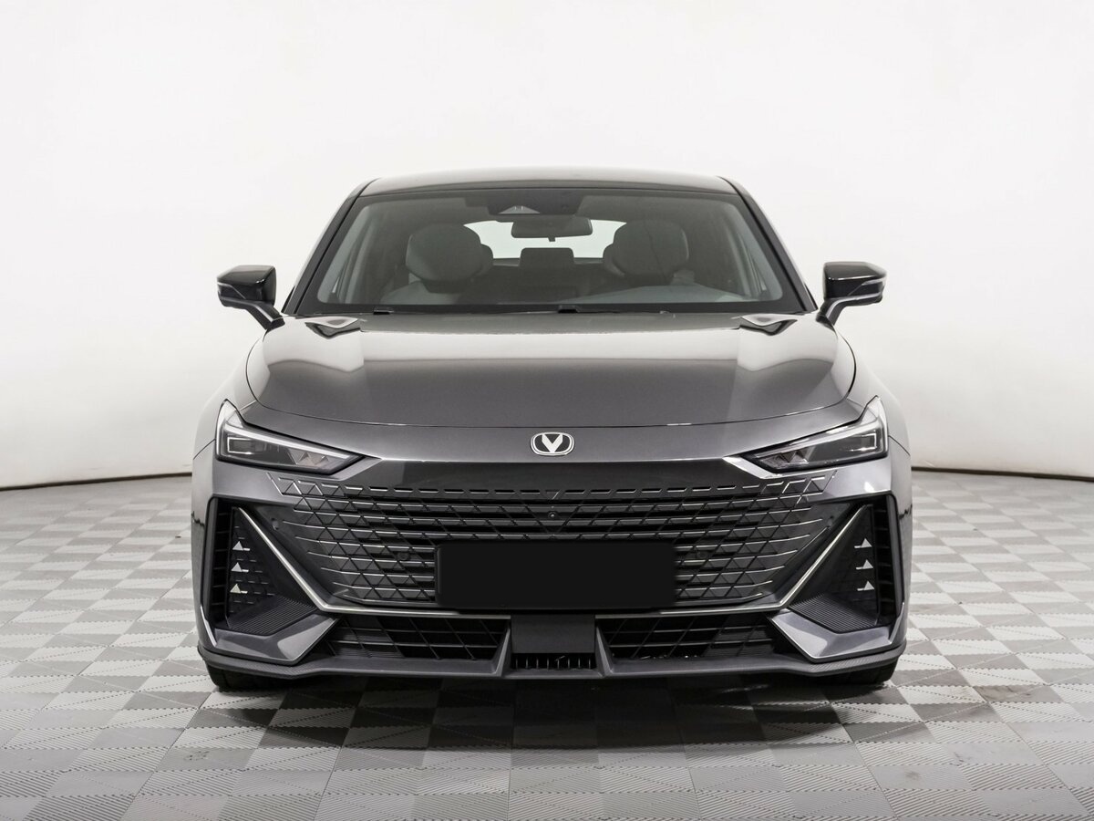 Changan UNI-V с пробегом — 2023 год. Фото: #1