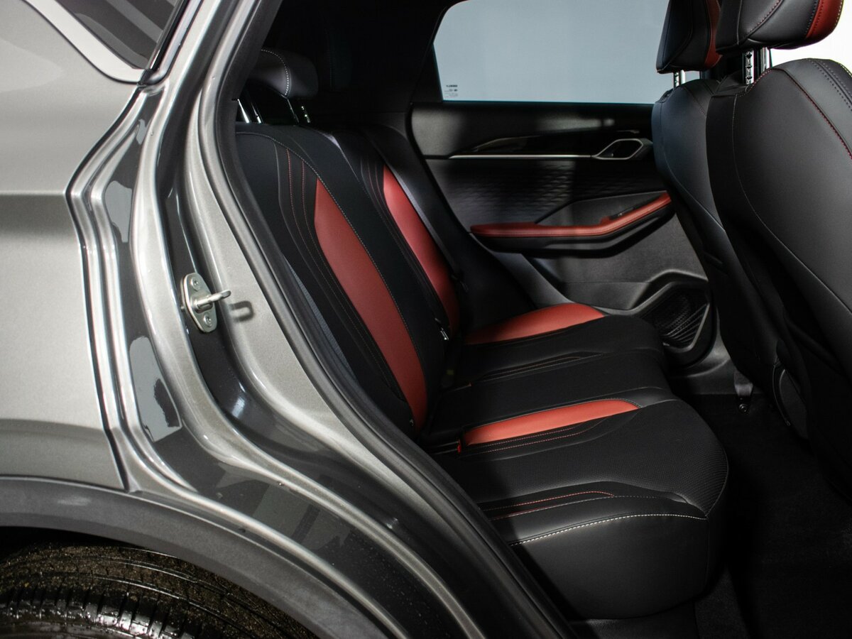 Geely Coolray с пробегом — 2023 год. Фото: #8