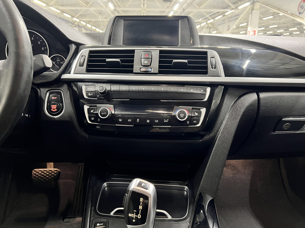 BMW 3 серии с пробегом — 2018 год. Фото: #14