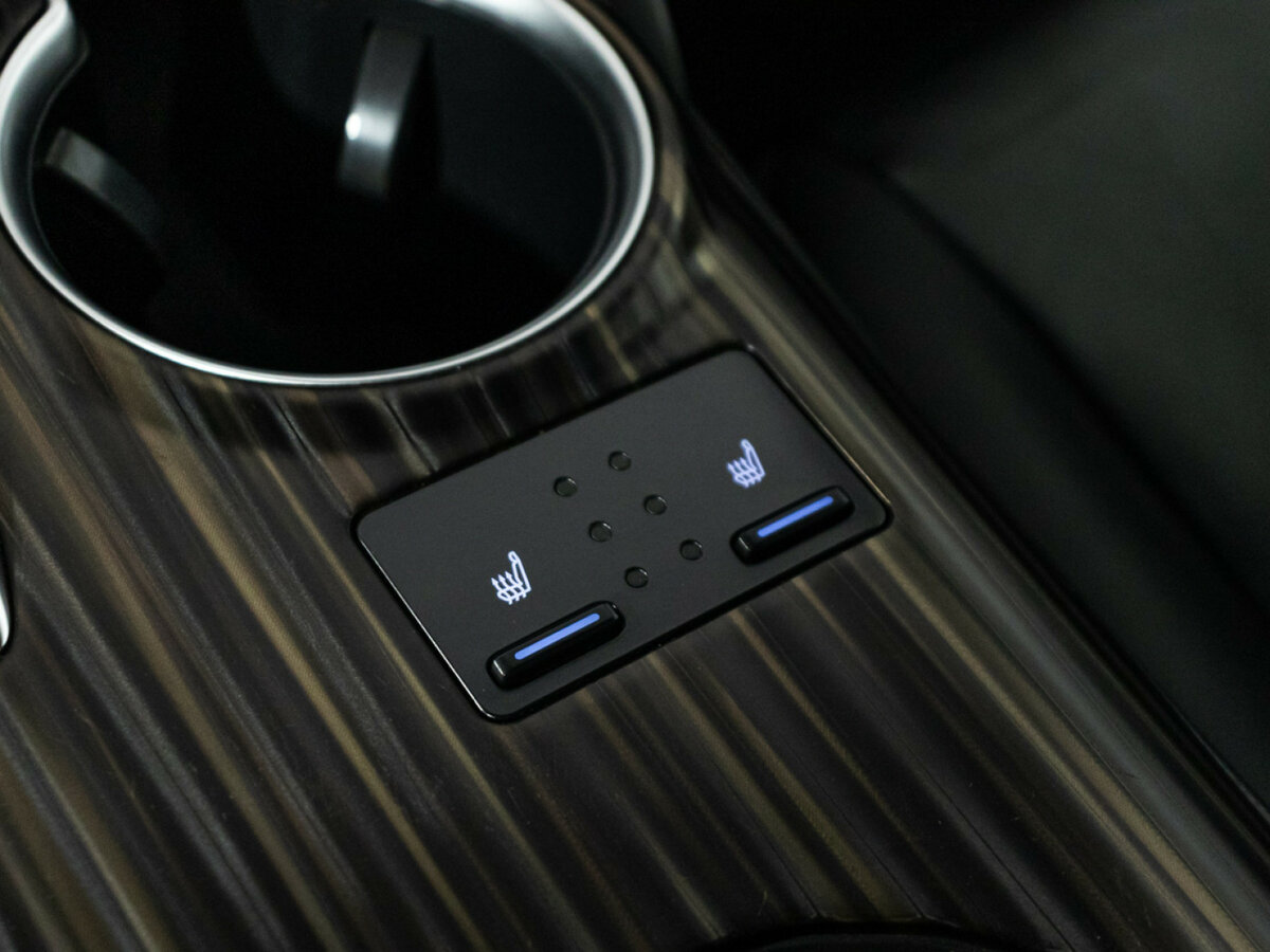 Toyota Camry с пробегом — 2019 год. Фото: #18