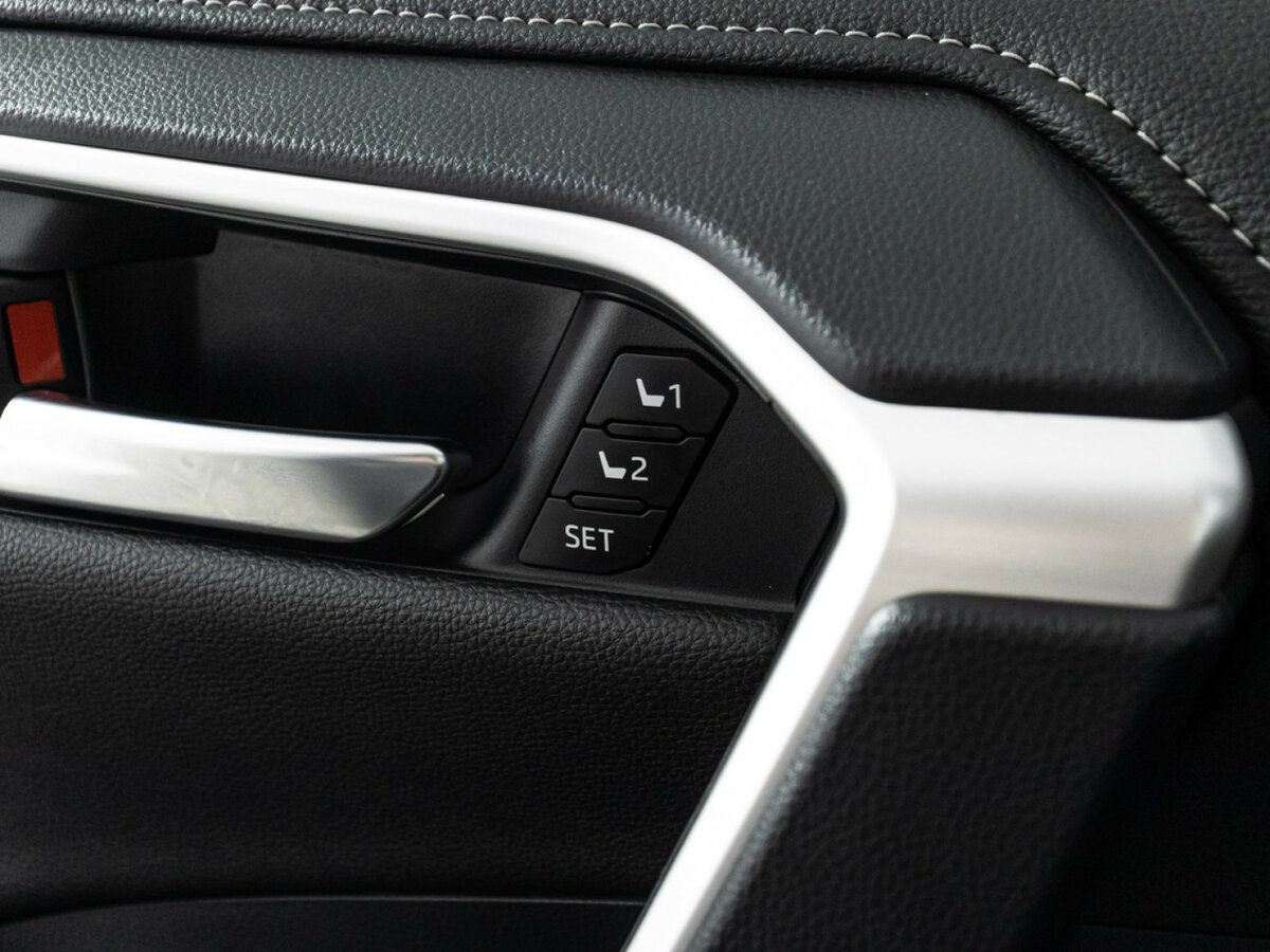 Toyota RAV4 с пробегом — 2019 год. Фото: #15