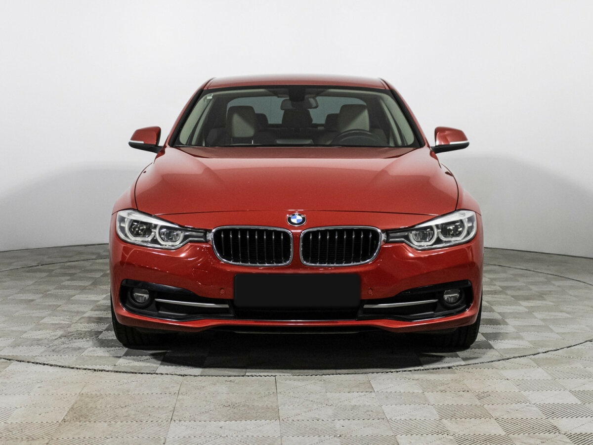 BMW 3 серии с пробегом — 2016 год. Фото: #1