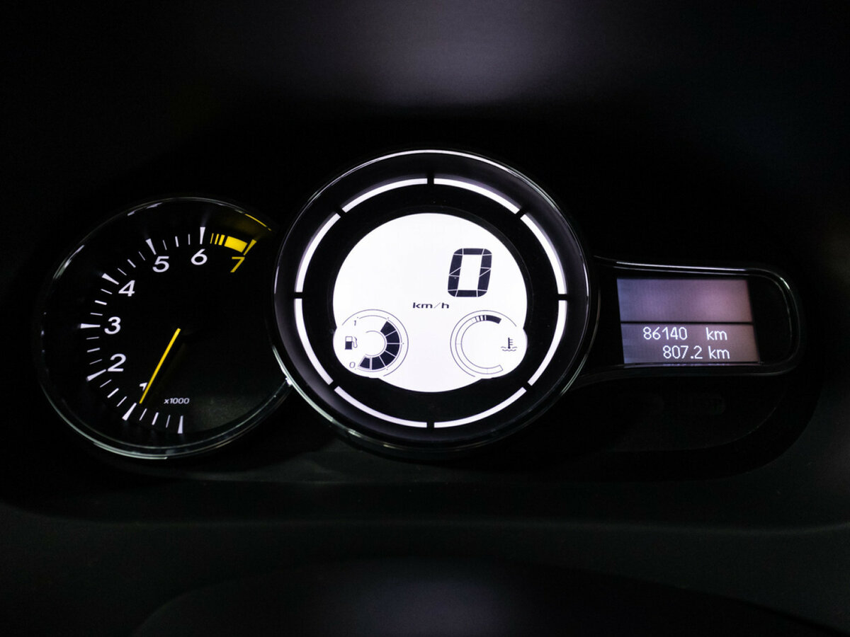 Renault Fluence с пробегом — 2012 год. Фото: #11