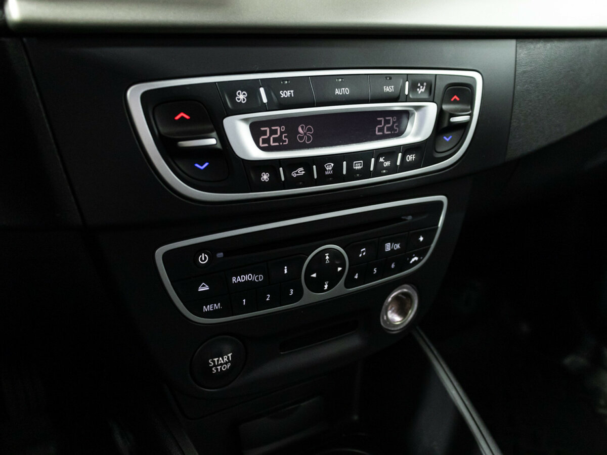 Renault Fluence с пробегом — 2012 год. Фото: #13