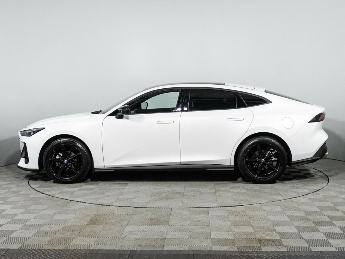 Changan UNI-V с пробегом — 2023 год. Фото: #7