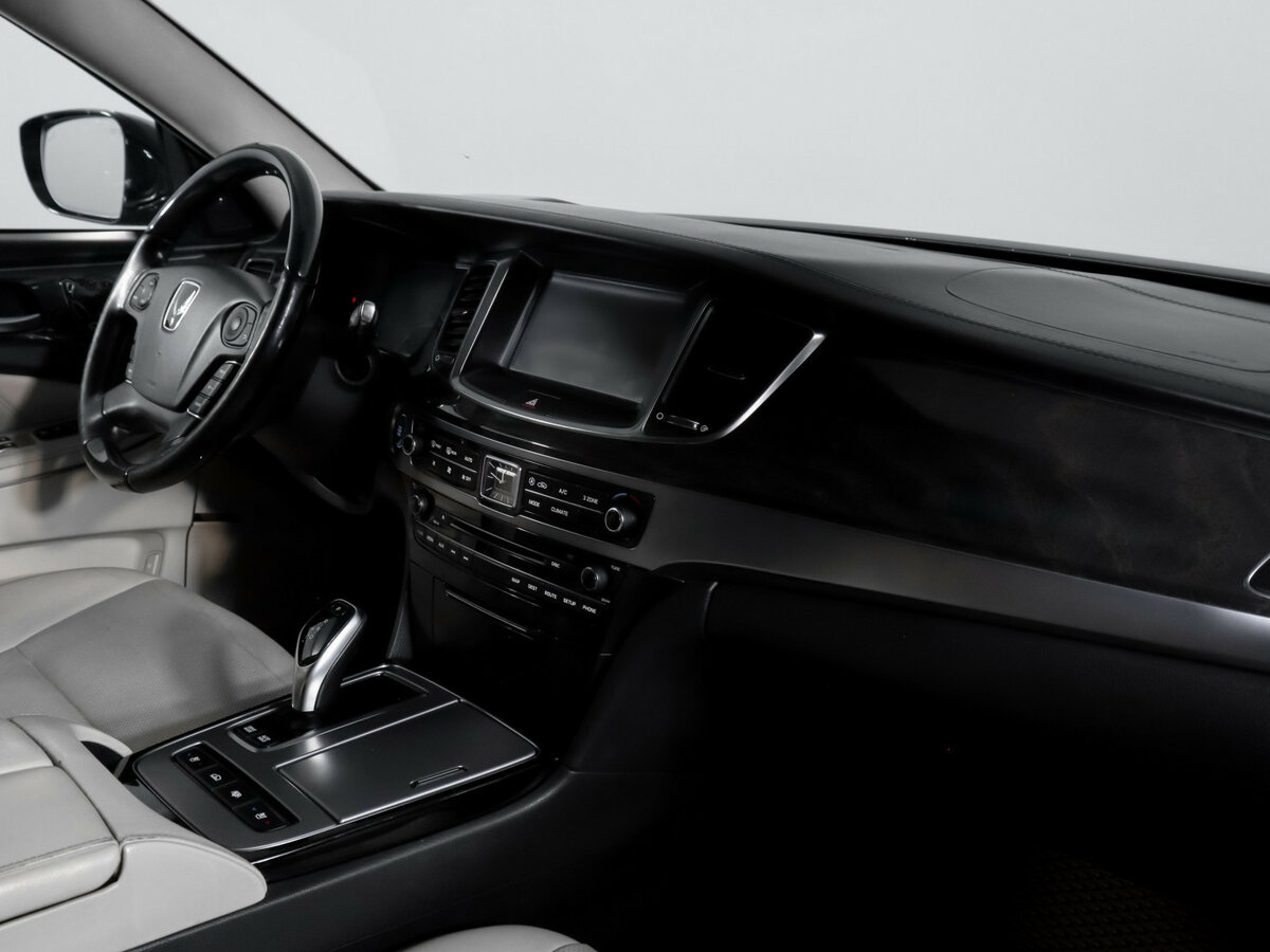 Hyundai Equus с пробегом — 2013 год. Фото: #8
