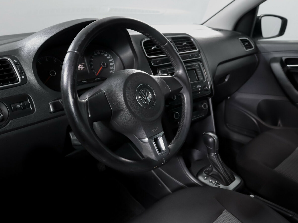 Volkswagen Polo с пробегом — 2014 год. Фото: #10