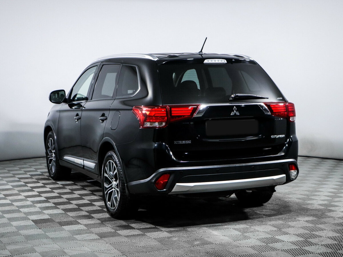 Mitsubishi Outlander с пробегом — 2015 год. Фото: #6