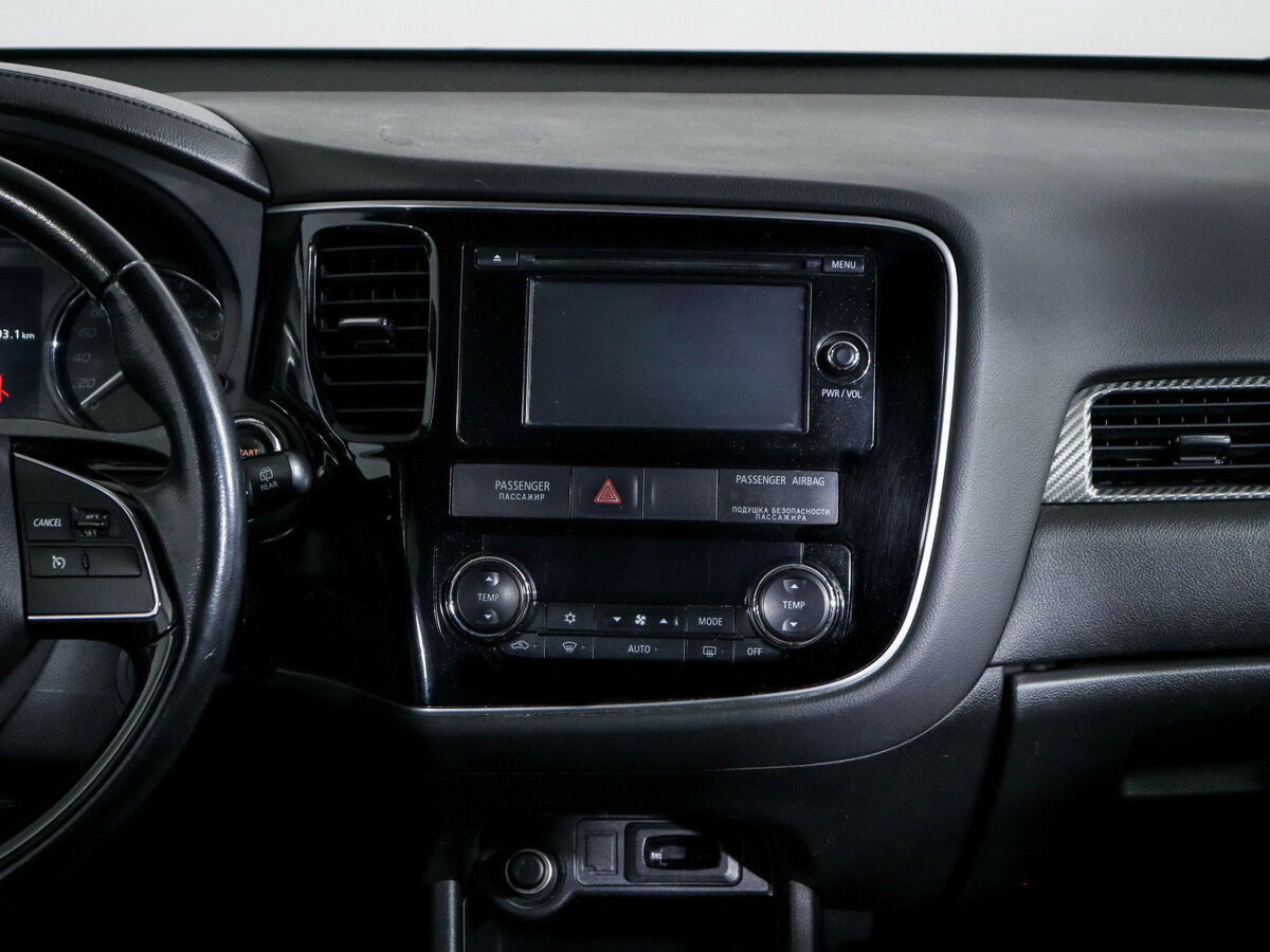 Mitsubishi Outlander с пробегом — 2015 год. Фото: #12