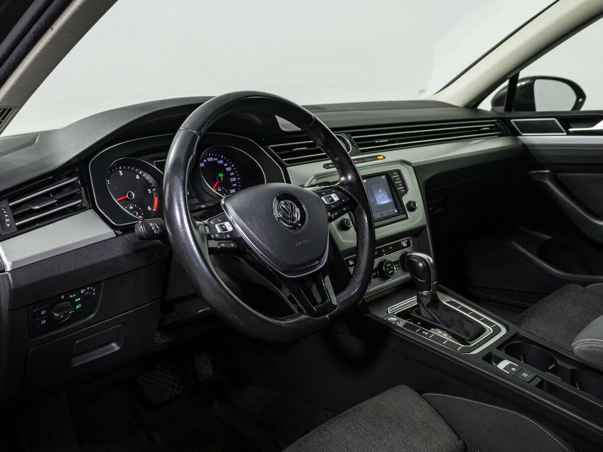 Volkswagen Passat с пробегом — 2017 год. Фото: #7