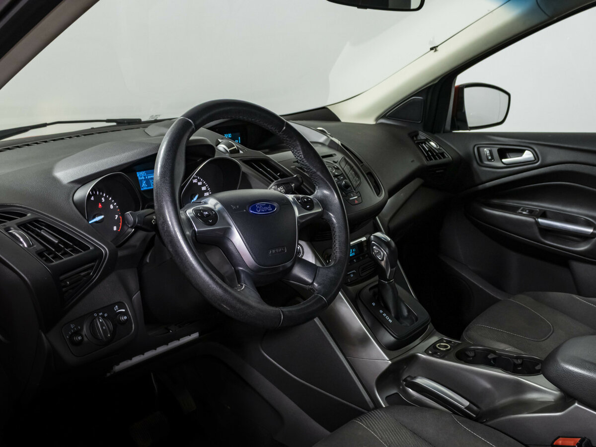Ford Kuga с пробегом — 2015 год. Фото: #8