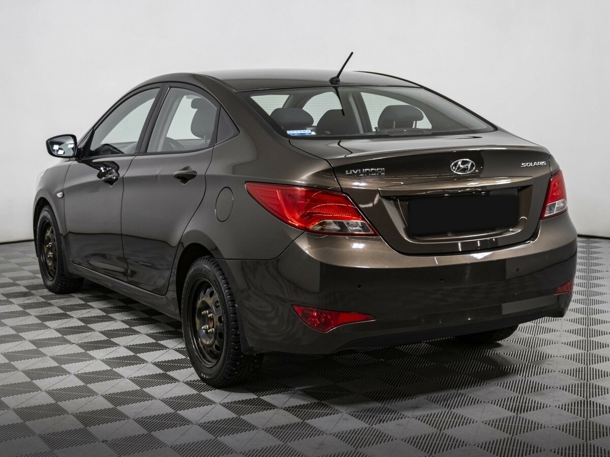 Hyundai Solaris с пробегом — 2015 год. Фото: #6