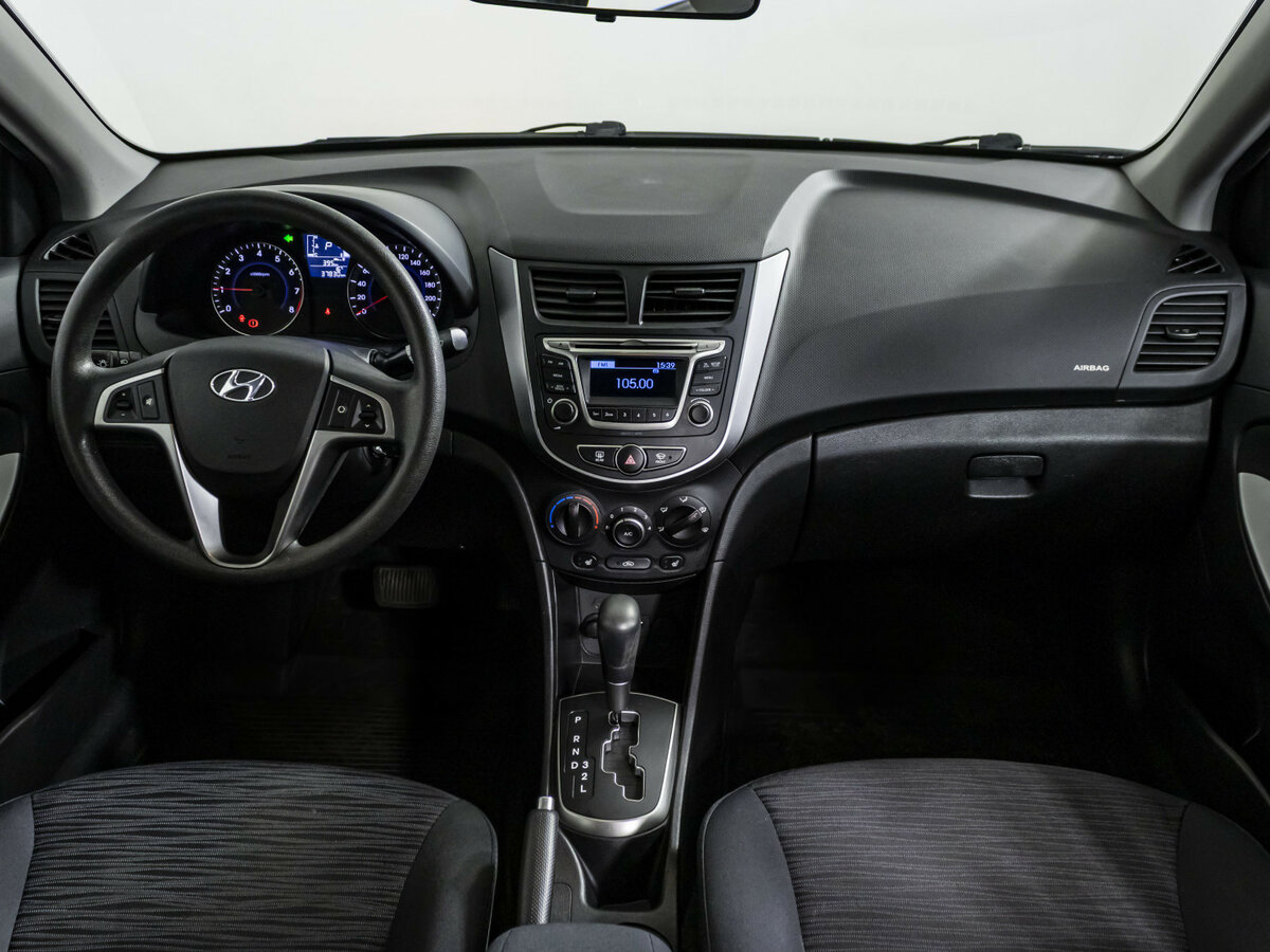 Hyundai Solaris с пробегом — 2015 год. Фото: #10