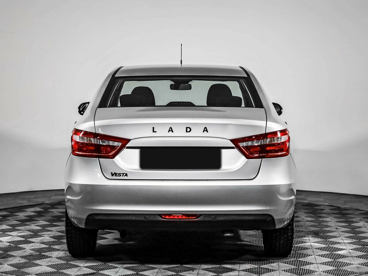 Lada (ВАЗ) Vesta с пробегом — 2018 год. Фото: #4